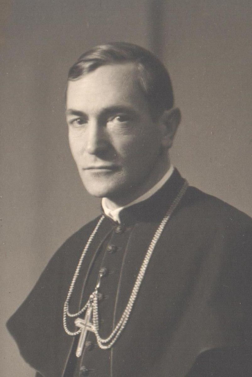 A fiatal Márton Áron püspök
